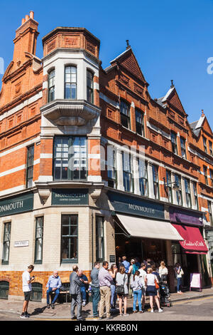 Inghilterra, Londra, Southwark, Borough Market, monmouth coffee shop Foto Stock