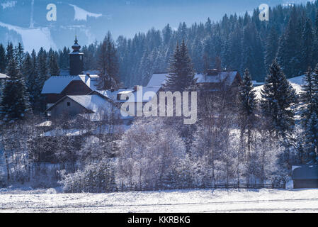 L'Austria, la Stiria, Ramsau am Dachstein, vista villaggio Foto Stock
