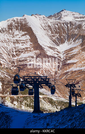 Austria, Tirolo, zillertal, Hintertux, sul ghiacciaio Hintertuxer Gletscher, ski-lift Foto Stock