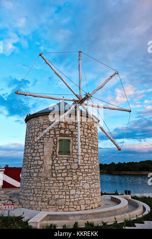 Croazia, Istria, Medulin, il vecchio mulino a vento Foto Stock