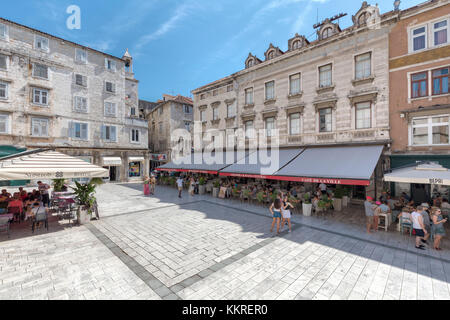 Narodni trg aka pjaca square in split old town, DALMAZIA, CROAZIA Foto Stock