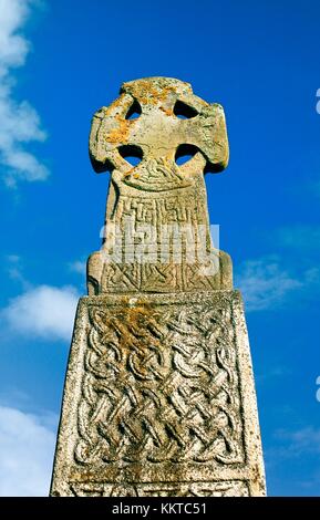 Carew Cross. Nel villaggio di Carew, Pembrokeshire, Galles. 11 C. Celtic Christian croce di pietra commemora re Maredudd ab Edwin Foto Stock