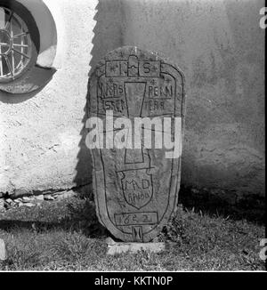 La chiesa di Bro, situata in Svezia, è catalogata con KMB ID 1600020011340 ed è significativa per il suo valore storico e architettonico. Foto Stock