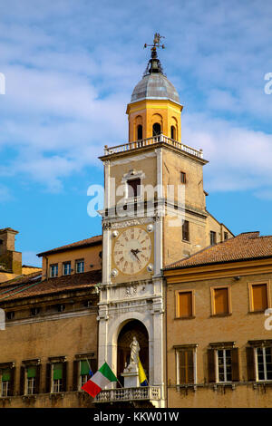 Il palazzo comunale o Municipio di Modena Italia Foto Stock