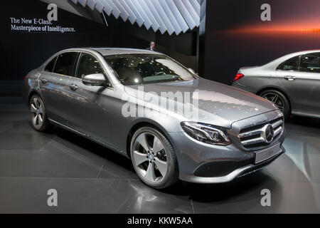 Ginevra, Svizzera - 1 Marzo 2016: Mercedes Benz E220d auto presentati presso la 86Geneva International Motor Show. Foto Stock