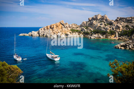 Ancoraggio barche a capo testa, Sardegna Foto Stock