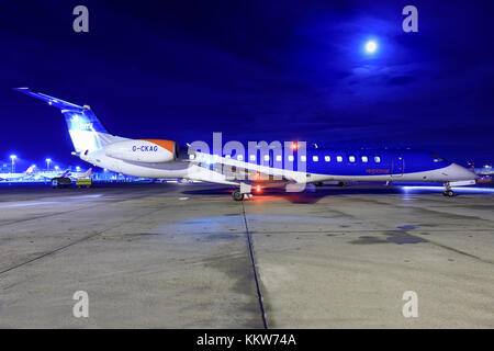 Stoccarda/Germania Oktober 27, 2017: Embaer dal Bmi all'Aeroporto di Stoccarda. Foto Stock