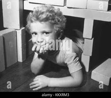 Carlo XVI Gustavo, il re di Svezia, è raffigurato intorno al 1950, prima del suo regno. Questa immagine storica cattura il futuro monarca nei suoi primi anni, fornendo una visione del suo passato e dei suoi primi anni di vita. Foto Stock