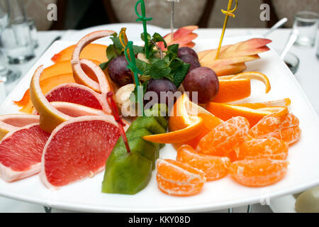 Selezione rinfrescante di frutta estiva Foto Stock