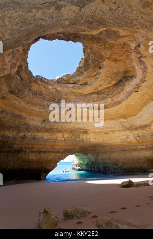 Portogallo - Algarve - a Benagil - Visita i Sea-Caves - Europa Foto Stock