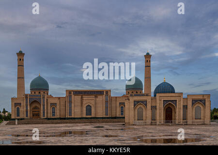 Khast Imam moschea complesso religioso a Tashkent, Uzbekistan. Foto Stock