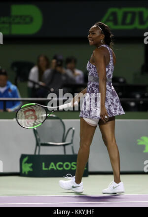 KEY BISCAYNE, FL - 24 MARZO: Venus Williams of USA sconfigge Beatriz Haddad Maia del Brasile al Crandon Park Tennis Center il 24 marzo 2017 a Key Biscayne, Florida persone: Venus Williams Foto Stock