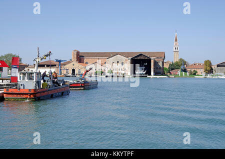 Vista attraverso il bacino grande, Darsena Nuovissima per le costruzioni sul lato ovest, Foto Stock