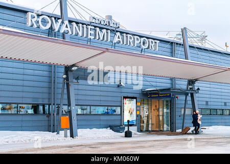 5 marzo 2017 - rovaniemi, Finlandia: ingresso nell'aeroporto di Rovaniemi in inverno Foto Stock