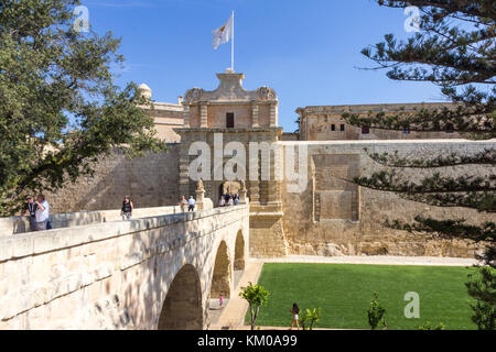 Ponte alla gate di Mdina, Malta Foto Stock