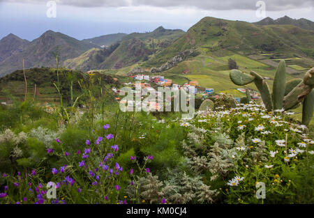 Il villaggio di vega de las Mercedes, vista dal punto di vista Mirador de las Mercedes a anaga-gebirge, isola di Tenerife, Isole canarie, Spagna Foto Stock