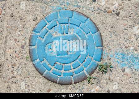 Rotondo blu idrante antincendio coperchio Foto Stock