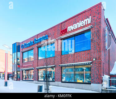 Rovaniemi, Finlandia - 4 marzo 2017: Centro commerciale in inverno rovaniemi, Finlandia. persone sullo sfondo Foto Stock