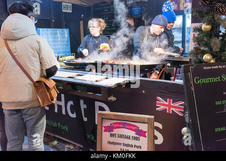 Un hot dog in stallo presso il St Nicholas fair, york, Regno Unito Foto Stock