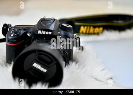 Fotocamera reflex digitale Nikon D7200 con obiettivo Nikkor da 50 mm Foto Stock