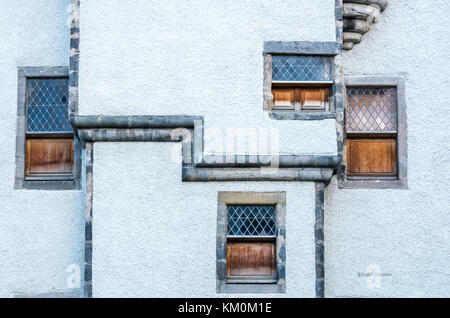 Reticolo bizzarre finestre con persiane, xvii secolo Hanseatic Merchant House, casa Agnelli, Leith, Edimburgo, Scozia, categoria un edificio elencato Foto Stock