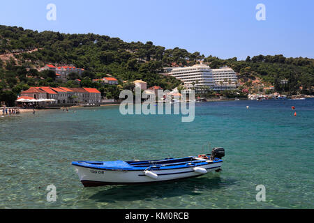 Vista estiva della spiaggia di Isola di Lopud, una delle isole Elafiti vicino Dubrovnik, costa dalmata, Mare Adriatico, Croazia, Europa Foto Stock