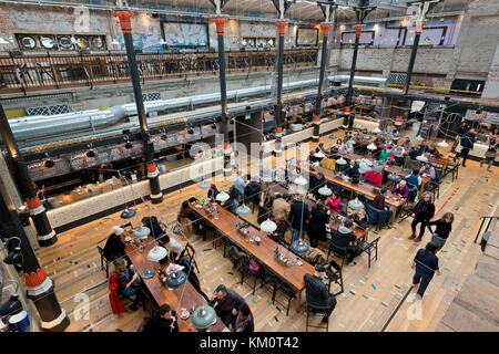 Il Mackie sindaco il cibo e le bevande hall situato su Swan Street nel quartiere settentrionale area di Manchester, UK. Foto Stock