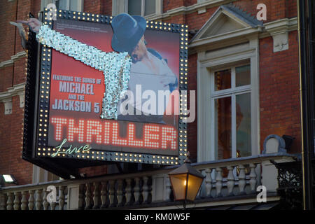 Michael Jackson Thriller al teatro lirico in Shaftesbury Avenue, nel West End di Londra Foto Stock