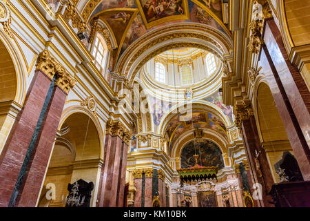 Le spalliere tetto verniciato di San Paolo a Mdina, Malta. Foto Stock