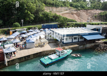 PORT VILA, VANUATU, ISOLE DEL PACIFICO - DICEMBRE 1,2016: Costruzione e mercato delle frontiere doganali e delle forze dell'ordine a Port Vila, Vanuatu Foto Stock