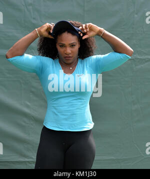 Serena Williams delle pompe per il Miami Open, Crandon Park Tennis Center, Miami, aperto giorno 23/03/2016. Foto Stock