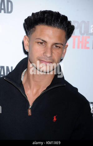 New york, ny - 22 ottobre: dopo la notizia che il dj pauly d (nome completo Paolo delvecchio) è un padre di un 5-mese-vecchio bambina di nome amabella sophia nato nel mese di maggio, la segnalazione di una lotta per il bambino è il prossimo, secondo tmz. Una sorgente ha detto il gossip sito che la ex "jersey shore' star non è convinto il 25-anno-vecchia donna di nome amanda markert è un accoppiamento madre per il suo bambino, citando che ella era una volta un Hooters cameriera e ha un altro bambino con qualcun altro su ottobre 22, 2013 in new york new york persone: Paolo delvecchio dj pauly d Foto Stock