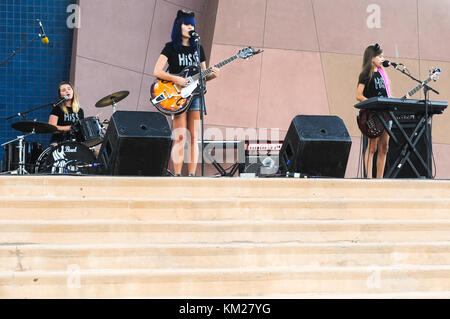 Kids Rock Fest con bambini e bande avendo divertimento. Foto Stock