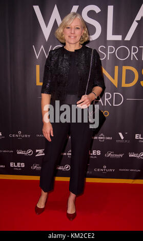 Monaco, Monaco. 2 dicembre 2017. Monaco, Monte Carlo - 02 dicembre 2017: Monaco World Sports Legends Award con la medaglia olimpica Josefa Idem | utilizzo in tutto il mondo credito: dpa/Alamy Live News Foto Stock