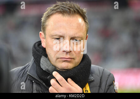 Monaco, Germania. 2 dicembre 2017. Andre BREITENREITER, Trainer (Hannover 96), Einzelbild, angeschnittenes Einzelmotiv, Portraet, ritratto, Portrat. Fussball 1. Bundesliga, 14.Spieltag, Spieltag14, FC Bayern Monaco (M)-Hannover 96 (H) 3-1, AM 02.12.2017 a Monaco di Baviera/Germania, A L i A N Z A R e N A. |utilizzo in tutto il mondo credito: dpa/Alamy Live News Foto Stock