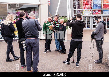 Bognor Regis, Regno Unito. 3 dicembre 2017. Gail Porter intervista i partecipanti al festival per la TV Vintage. Crediti: Ken Harrison/Alamy Live News Foto Stock