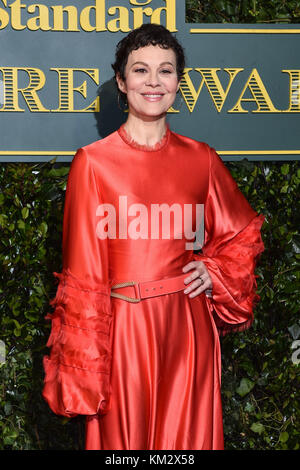 Helen McCrory arriva all'Evening Standard Theatre Awards al Theatre Royal Drury Lane, Londra. Foto Stock