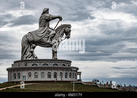 Giant Gengis Khan statua equestre di Ulaanbaatar, in Mongolia Foto Stock