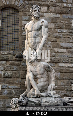 Baccio Bandinelli della statua di Ercole e Caco di Palazzo Vecchio nel "Piazza della Signora' Firenze Toscana Italia Foto Stock