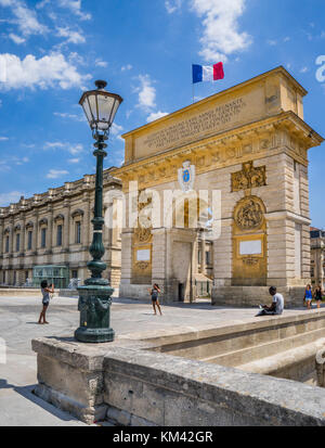 Francia, dipartimento dell'Hérault, Montpellier, vista dell'arco trionfale di Porte du Peyrou visto da Place Royal du Peyrou Foto Stock