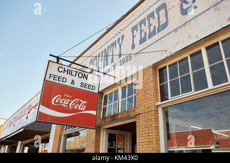 Alimentazione rurale e le sementi store o store anteriore, nella contea di Chilton, Clanton Alabama, Stati Uniti d'America. Foto Stock