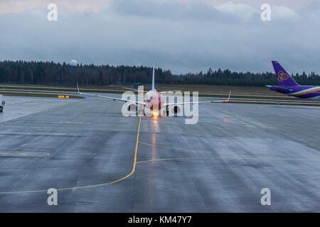 OSLO GARDERMOEN, Norvegia - novembre 3:aeromobili a Oslo Gardermoen Aeroporto internazionale il 3 novembre 2014 a Oslo. L'aeroporto ha più grande passeng Foto Stock