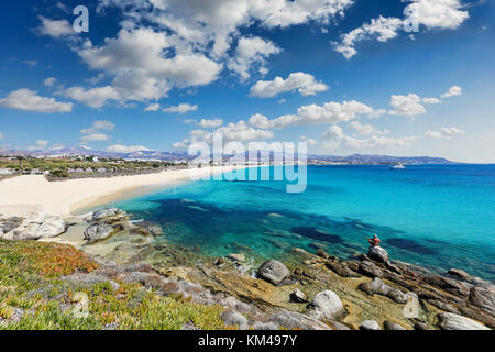 Un pescatore in Agios Prokopios di Naxos Island, Grecia Foto Stock