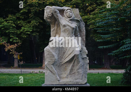 La scultura contemporanea in un parco pubblico ( Kirghizistan) Foto Stock