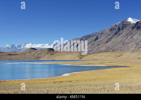 Bellissimo lago himalayano Tso Moriri sull'area disputata tra India e Cina, Ladakh, Jammu e Kashmir in India. Foto Stock