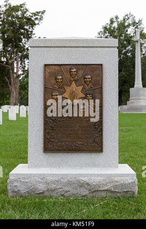 Space Shuttle Columbia Memorial tomba vicino al Cimitero Nazionale di Arlington, Virginia, Stati Uniti. Foto Stock