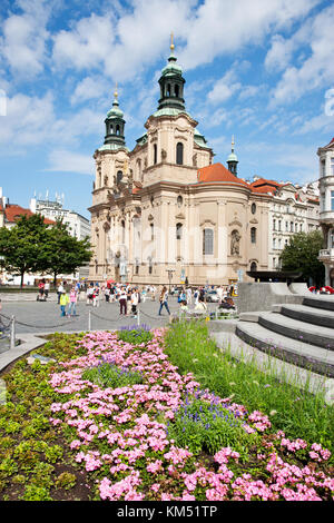 chrám sv. Mikuláše, Staroměstské náměstí (UNESCO), Praha, Česká republika / chiesa di San Nicola, Piazza della Città Vecchia (UNESCO), Praga, repubblica Ceca Foto Stock