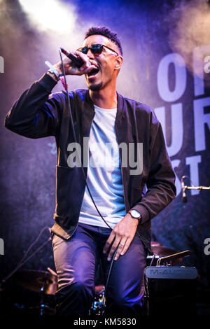 Il rapper e lirista americano Oddisee esegue un concerto dal vivo con la band dal vivo Good Comny al festival di musica tedesca Open Source Festival 2016 a Düsseldorf. Germania, 09/07 2016. Foto Stock