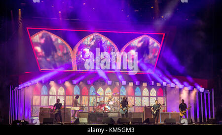 Napa, California, Stati Uniti. 28 maggio 2017. CHRIS SHIFLETT, rami JAFFEE, TAYLOR HAWKINS, DAVE GROHL, NATE MENDEL e PAT SMEAR dei Foo Fighters durante il BottleRock Music Festival di Napa, California crediti: Daniel DeSlover/ZUMA Wire/Alamy Live News Foto Stock