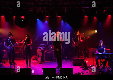 Edimburgo, Scozia il 4 dicembre 2017. Mark Lanegan Band eseguire sul palco del liquido nella camera di Edimburgo. Pak@ Mera/Alamy Live News Foto Stock